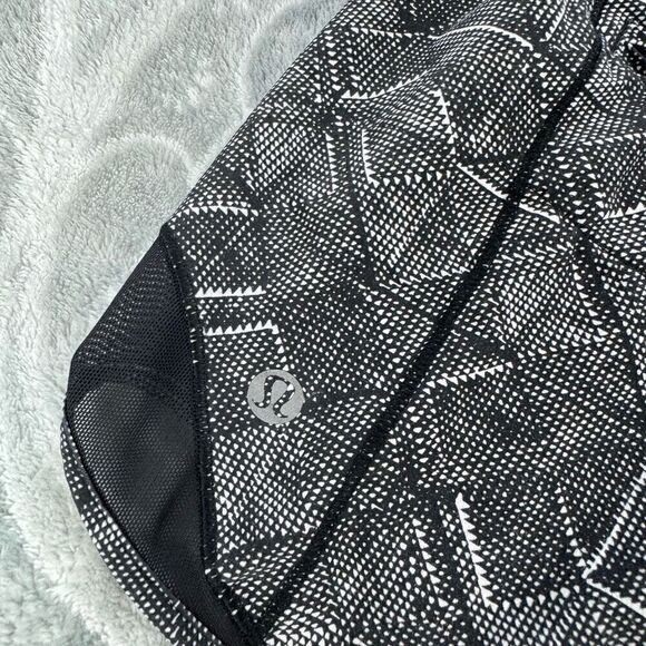 Womens Lululemon Hotty Hot Short - Picture 5 of 6